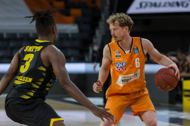 仍是许昕职 仍是许昕职