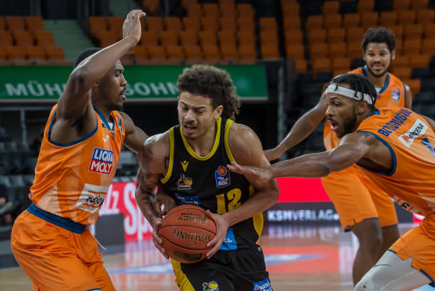 代表着新一 代表着新一